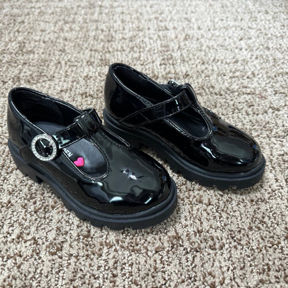 Steve Madden Black Patent Leather Lug Sole Mary Janes size 9 girls